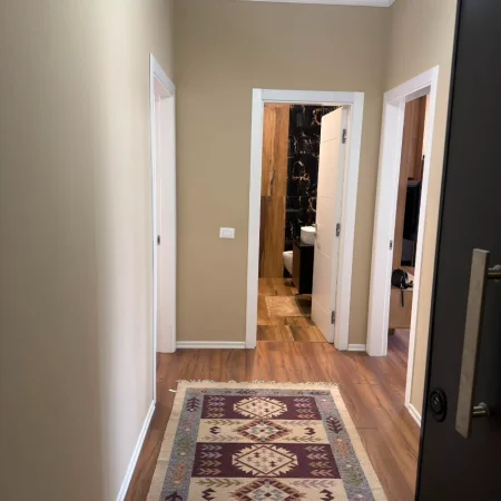 Tirane, jepet me qera apartament 2+1 Kati 1, 115 m² 800 € (rruga e dibres)