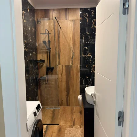 Tirane, jepet me qera apartament 2+1 Kati 1, 115 m² 800 € (rruga e dibres)