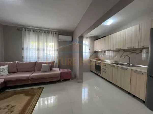 Tirane, jepet me qera apartament 1+1 Kati 1, 54 m² 480 € (Ali Demi, afer Kompleksit Mangalem)