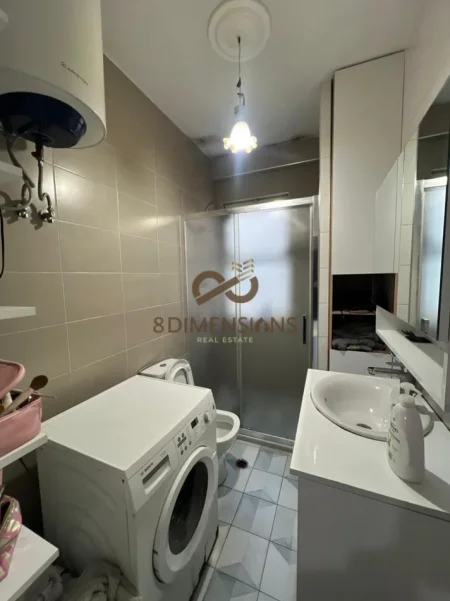 Tirane, shitet apartament 1+1+Ballkon Kati 5, 55 m² 99.000 € (misto mame)