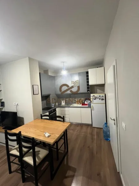 Tirane, shitet apartament 1+1+Ballkon Kati 5, 55 m² 99.000 € (misto mame)