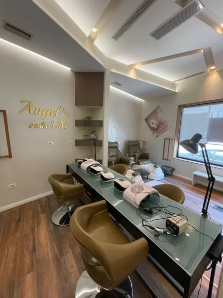 Tirane, jepet me qera dyqan Kati 0, 240 m² 2.000 € (rruga don bosko , rruga jordan misja , bulevardi i ri)