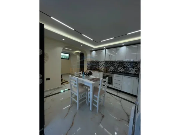 Qera, Duplex 2+1+2 Rruga e Elbasanit, Tirane. 0696069906