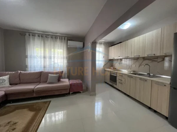Tirane, jepet me qera apartament 1+1 Kati 1, 54 m² 480 € (Kompleksi Mangalem)