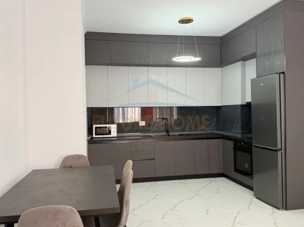 Tirane, jepet me qera apartament 1+1 Kati 4, 75 m² 530 € (Astir)