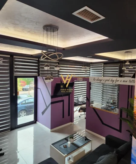 Tirane, jepet me qera dyqan Kati 0, 47 m² 500€ (ALI DEMI)