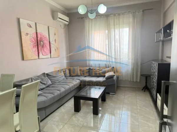 Tirane, shitet apartament 2+1+Ballkon Kati 5, 84 m² 220.000 € (Ish parku autobuzave)