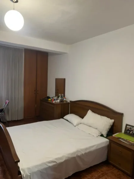 Tirane, jepet me qera apartament 2+1 Kati 2, 100 m² (zogu i zi)