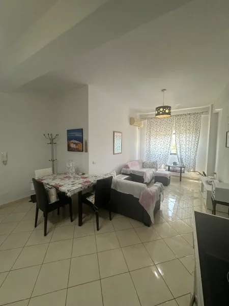 Tirane, jepet me qera apartament 1+1 Kati 3, 350 € (Astir)