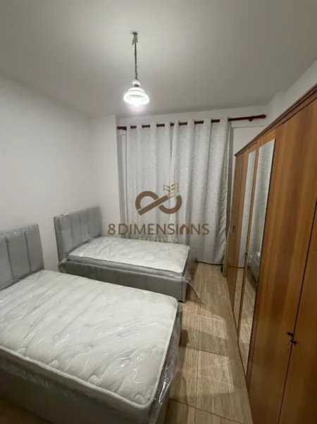 Tirane, jepet me qera apartament 2+1+Ballkon Kati 5, 110 m² 500 € (astir)