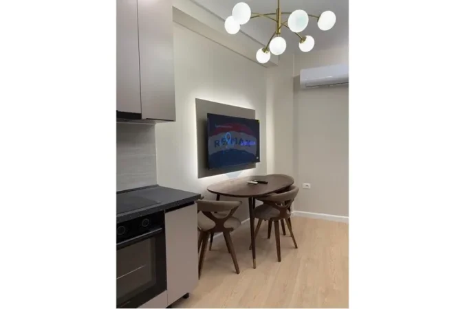 Tirane, jepet me qera apartament 1+1 , 43 m² 