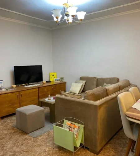 Tirane, jepet me qera apartament 2+1 , 80 m² 650 € (Rruga Shyqyri Ishmi)