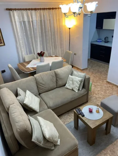 Tirane, jepet me qera apartament 2+1 , 80 m² 650 € (Rruga Shyqyri Ishmi)