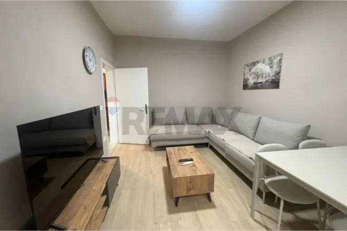 Tirane, jepet me qera apartament 1+1 Kati 0, 50 m² 