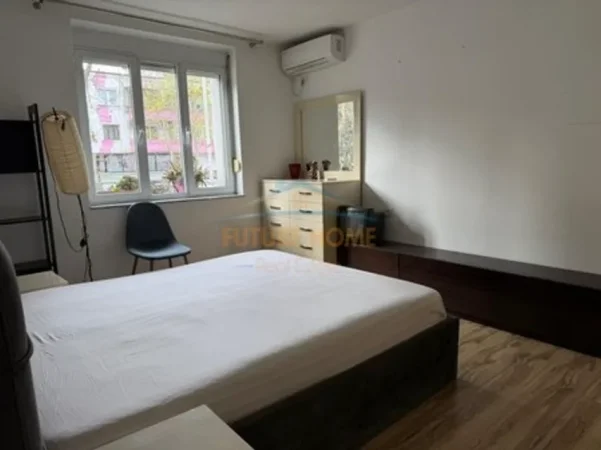 Tirane, jepet me qera apartament 2+1 Kati 2, 62 m² 590 € (21 DHJETORI)