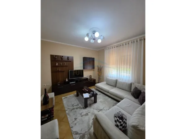 Tirane, shitet Vile Vile 2 Katshe , 199 m² 395.000 € (RRUGA E ELBASANIT)