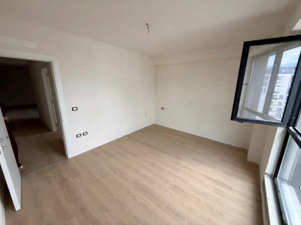 Tirane, shitet apartament 2+1 Kati 9, 91 m² 155.700 € (ish fusha e aviacionit)