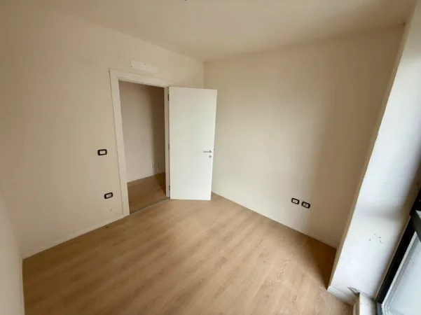Tirane, shitet apartament 2+1 Kati 9, 91 m² 155.700 € (ish fusha e aviacionit)
