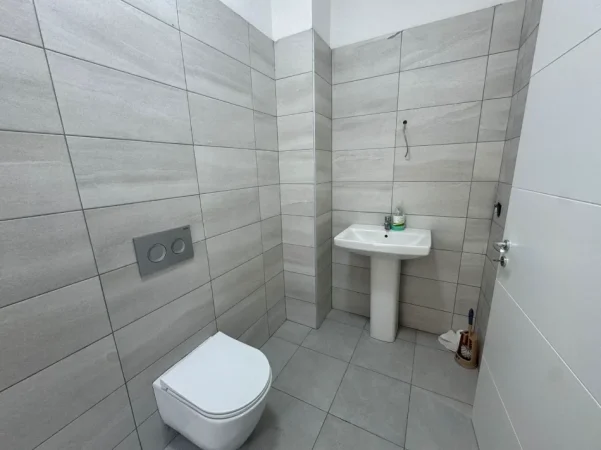 Tirane, shitet apartament 3+1+Aneks+Ballkon Kati 2, 143 m² 250.000 € (Ish Fusha e Avicacionit)
