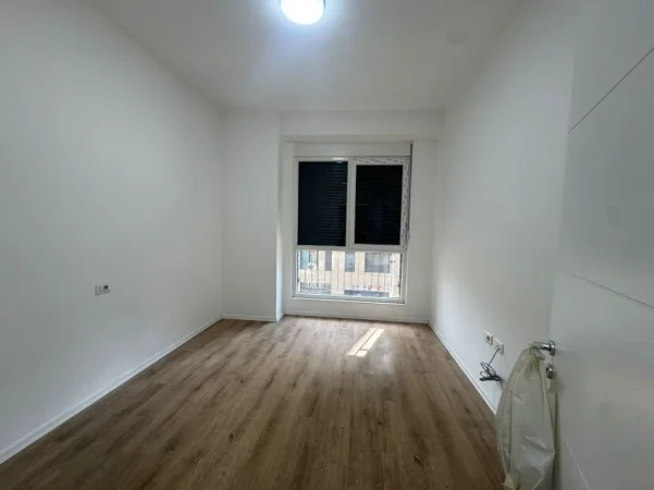 Tirane, shitet apartament 3+1+Aneks+Ballkon Kati 2, 143 m² 250.000 € (Ish Fusha e Avicacionit)