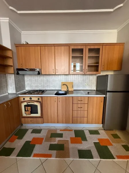 Tirane, jepet me qera apartament 2+1 Kati 1, 100 m² 550 € (Astir)