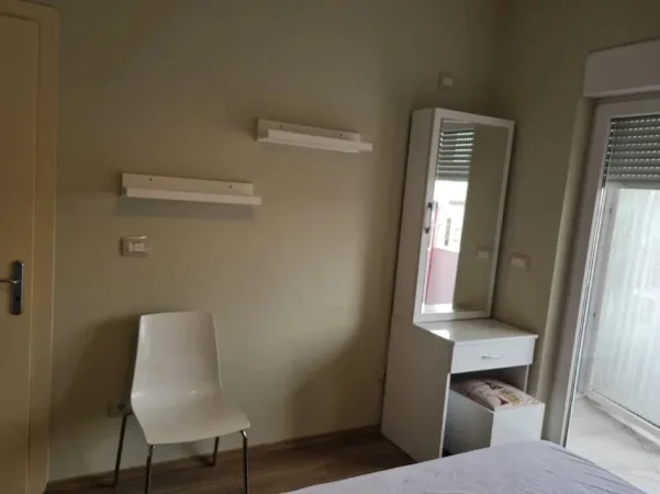 Tirane, jepet me qera apartament 1+1+Ballkon Kati 7, 70 m² 430 € (ASTIR)