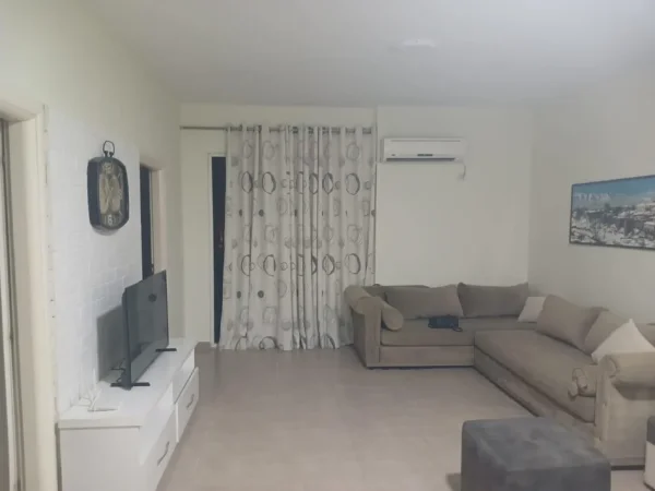 Tirane, jepet me qera apartament 2+1 Kati 8, 90 m² 550 € (Fresk)