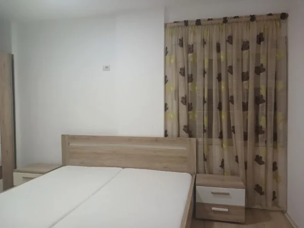 Tirane, jepet me qera apartament 2+1 Kati 8, 90 m² 550 € (Fresk)