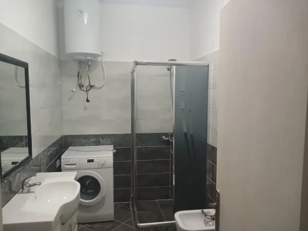 Tirane, jepet me qera apartament 2+1 Kati 8, 90 m² 550 € (Fresk)