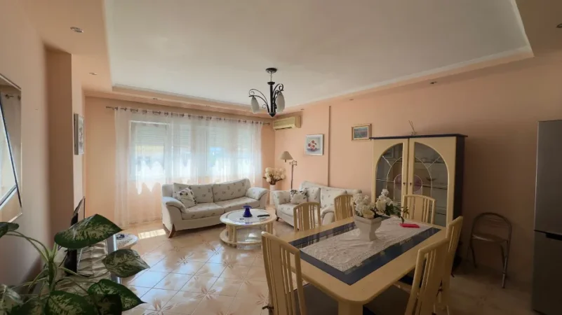 Tirane, jepet me qera apartament 2+1 Kati 9, 119 m² 800 € (Rruga e Elbasanit)