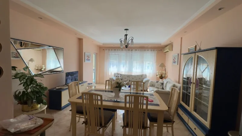 Tirane, jepet me qera apartament 2+1 Kati 9, 119 m² 800 € (Rruga e Elbasanit)