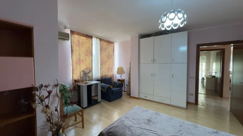 Tirane, jepet me qera apartament 2+1 Kati 9, 119 m² 800 € (Rruga e Elbasanit)