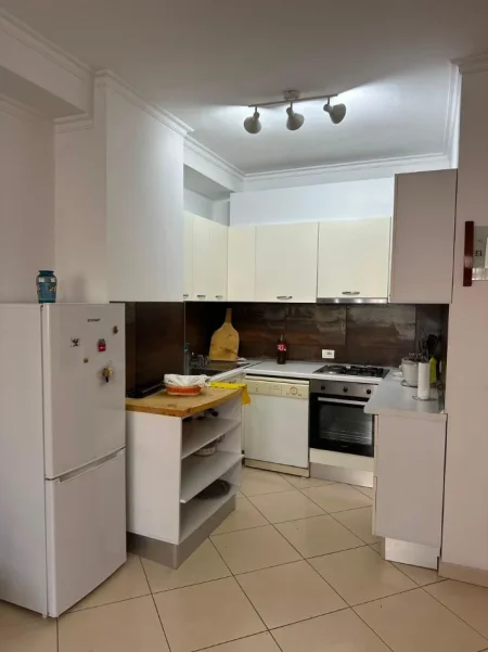 Tirane, jepet me qera apartament 1+1 Kati 2, 74 m² 380 € (SOKRAT MIHO)