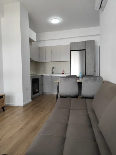 Tirane, jepet me qera apartament 1+1 Kati 3, 60 m² 400 € (Residenca OXA ne Fresk)