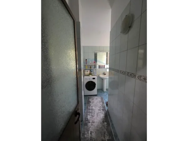 Tirane, shitet Vile Vile 2 Katshe , 199 m² 395.000 € (Rruga e Elbasanit)