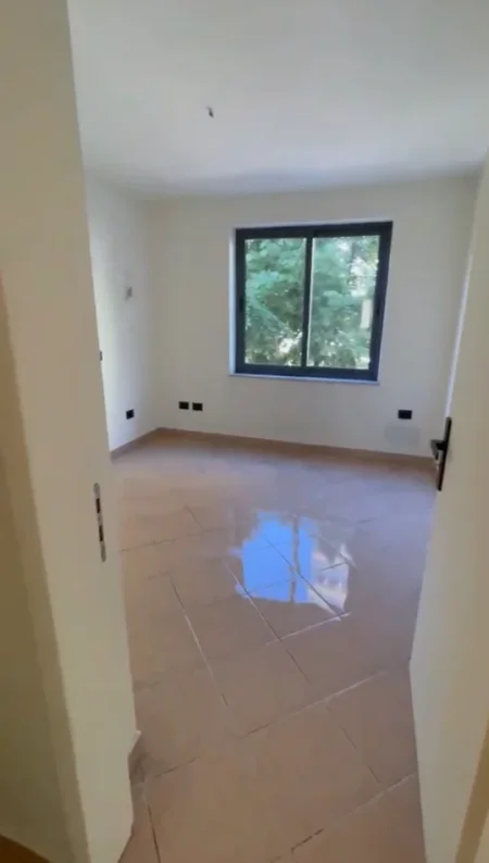 Tirane, jepet me qera zyre Kati 3, 70 m² 650 € (Vesa Center prane Sheshit Wilson)