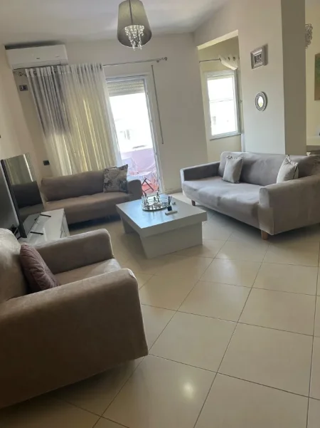 Golem, jepet me qera 2+1 Kati 4, 130 m² 100 € 