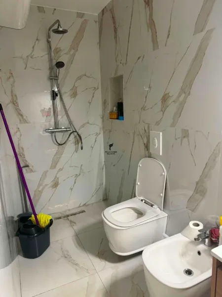 Tirane, jepet me qera apartament 1+1 Kati 2, 65 m² 600 € (RRUGA PANORAMA)