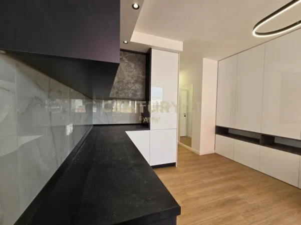 Tirane, jepet me qera apartament 1+1 Kati 4, 35 m² 450 € (komuna e parisit)