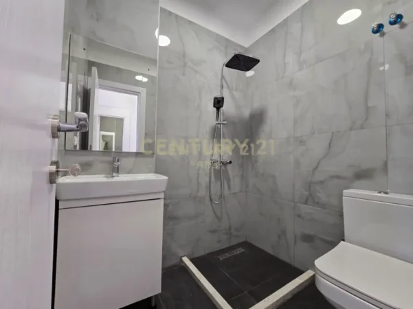 Tirane, jepet me qera apartament 1+1 Kati 4, 35 m² 450 € (komuna e parisit)