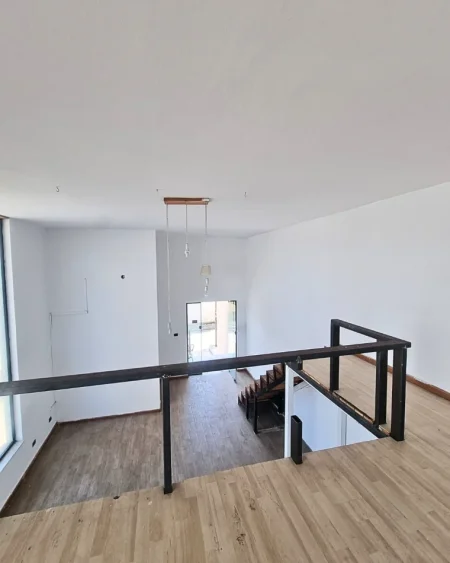 Tirane, shitet ambjent biznesi Kati 0, 78 m² 199.000 € 