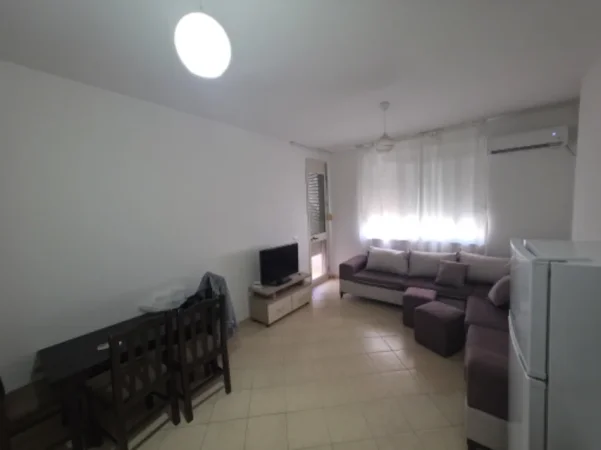 Tirane, jepet me qera apartament 1+1 Kati 6, 65 m² 420 € (Bar Sorriso tek Vila L ne Astir)