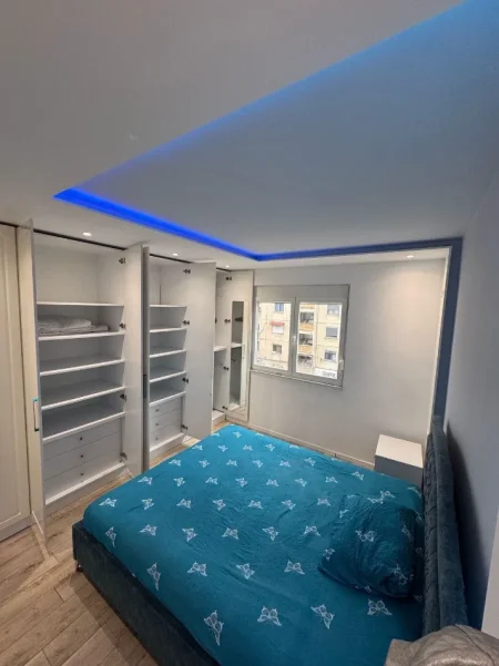 Tirane, jepet me qera apartament 1+1 Kati 4, 65 m² 600 € (PRANE HOTEL MONDIAL)