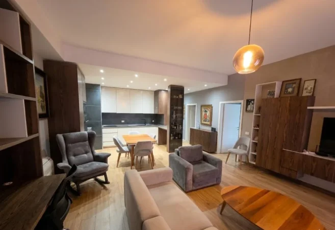 Tirane, shitet apartament 1+1+Aneks+Ballkon Kati 4, 80 m² 160.000 € (rruga ali demi)