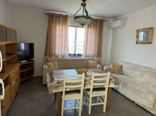 JEPET ME QERA APARTAMENT NE BRRYL, TEK KRYQEZIMI, 500 EURO, UJI DHE INTERNETI  TE PERFSHIRA
