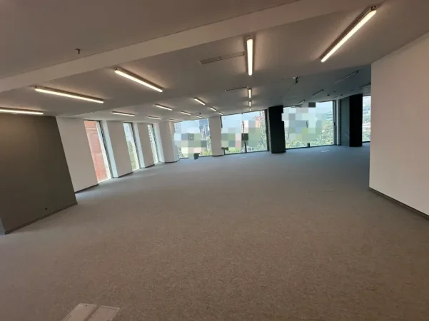 Tirane, jepet me qera zyre Kati 6, 1.570 m² 39.250 € (down town)