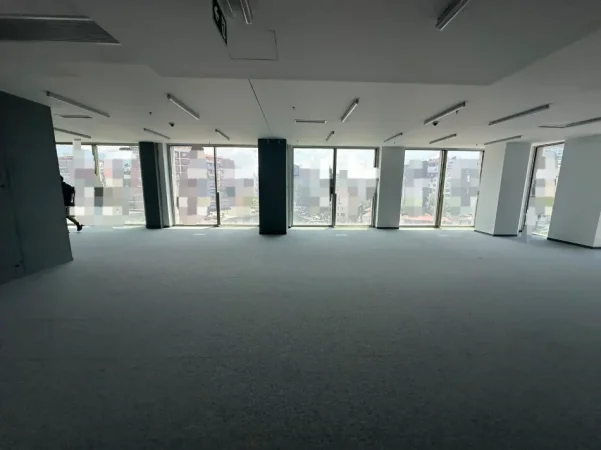 Tirane, jepet me qera zyre Kati 6, 1.570 m² 39.250 € (down town)