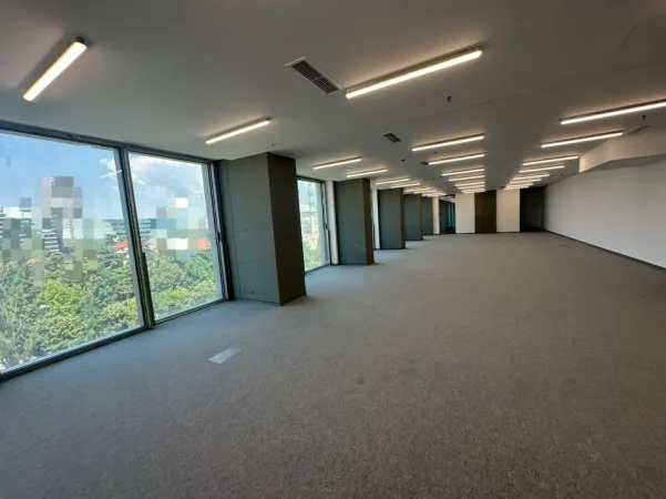 Tirane, jepet me qera zyre Kati 6, 1.570 m² 39.250 € (down town)