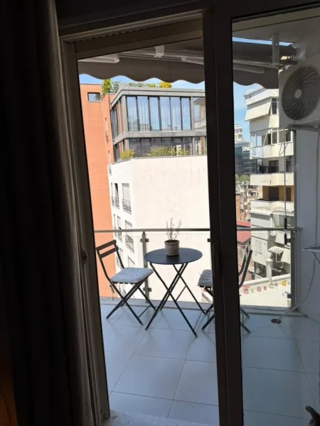 Tirane, jepet me qera apartament 2+1 Kati 5, 100 m² 700 € (Prokuroria e Rrethit Gjyqësor Tiranë)