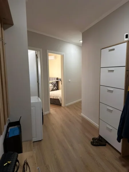Tirane, jepet me qera apartament 2+1 Kati 5, 100 m² 700 € (Prokuroria e Rrethit Gjyqësor Tiranë)